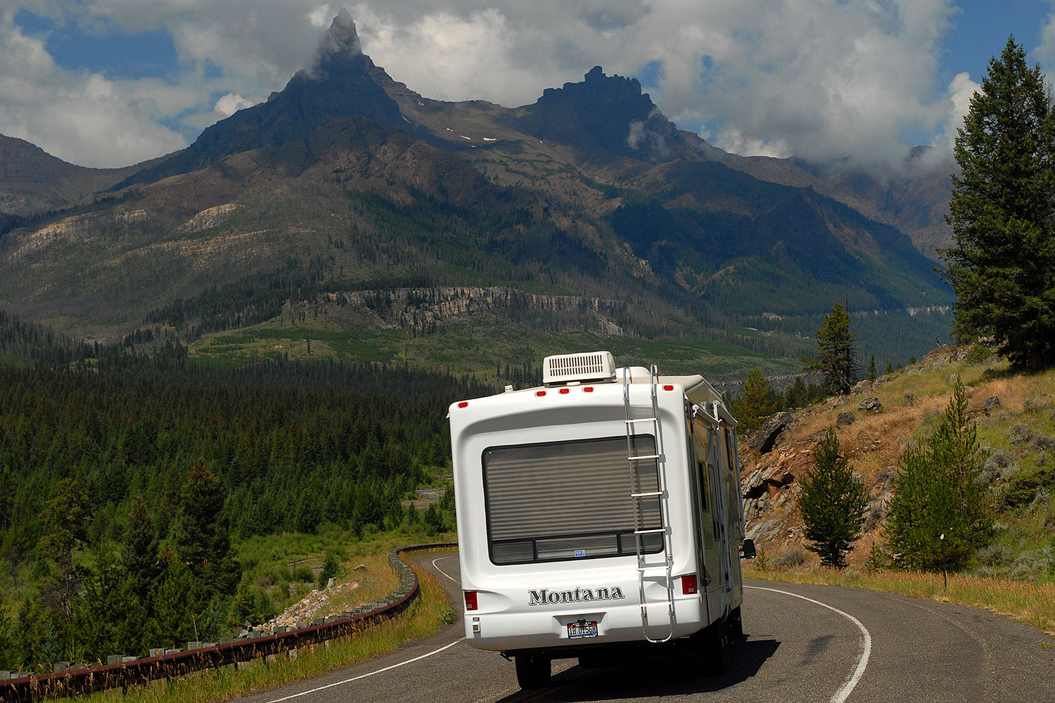 2007-07-27-wyo-bear-road05