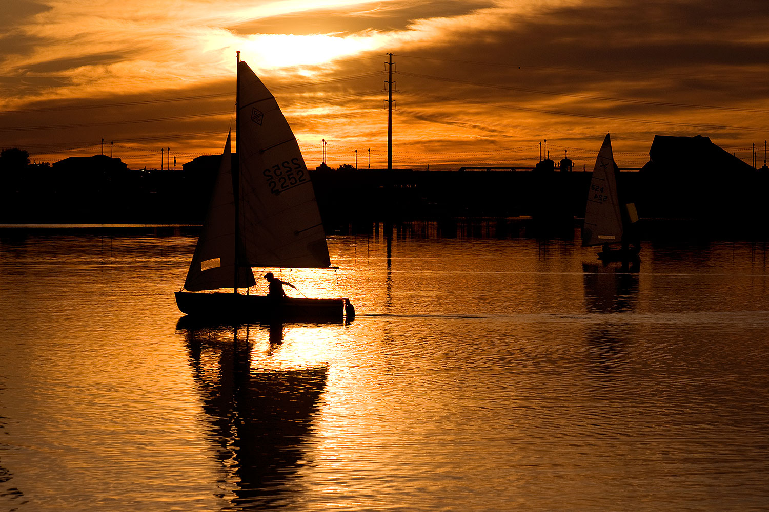 2008-10-19-tempe-sailboats-36479