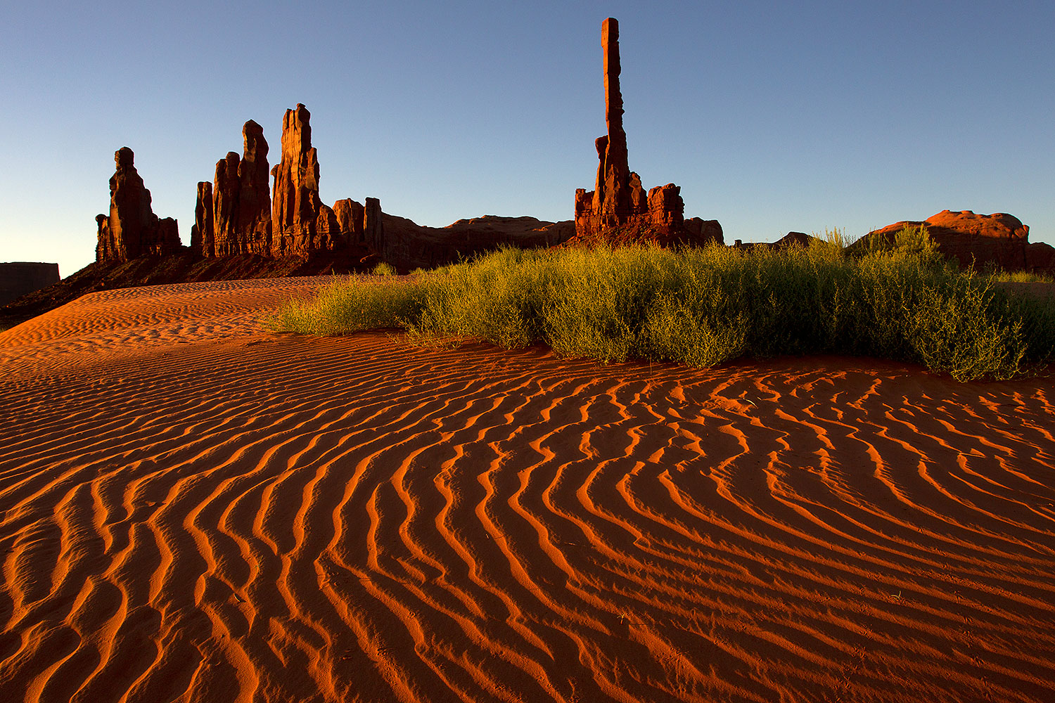 2010-09-03-monvalley-sunri-sand-29560