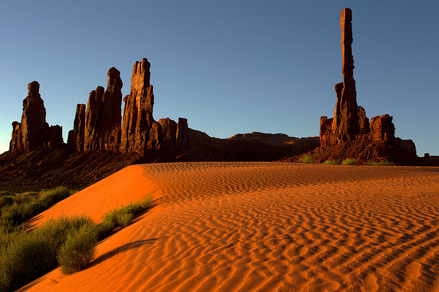 2010-09-03-monvalley-sunri-sand-29564