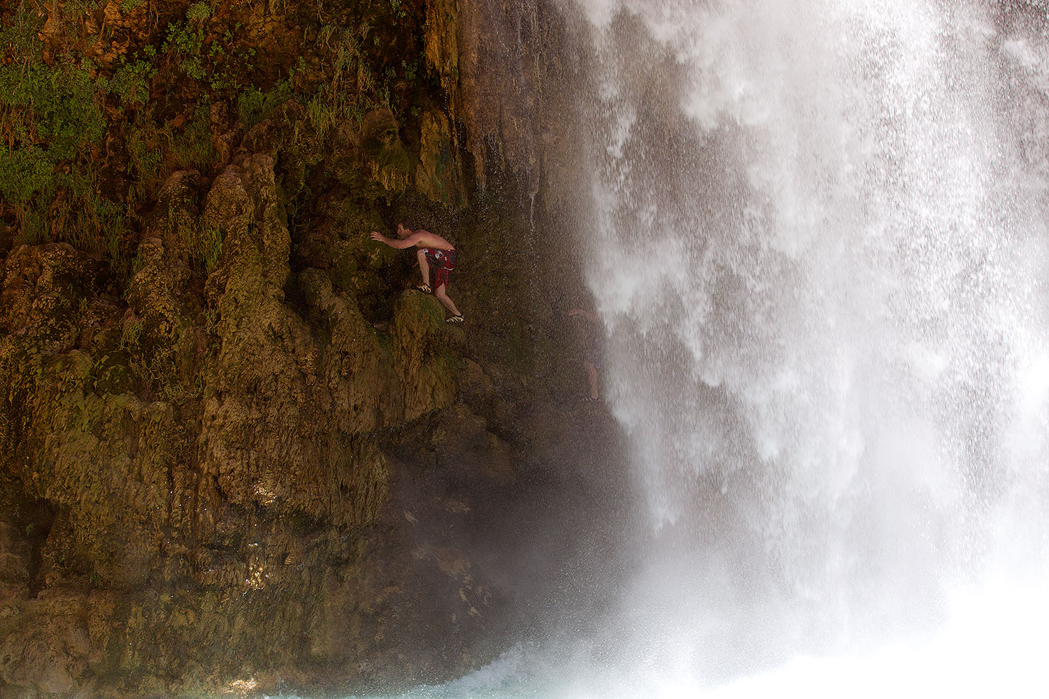 2011-06-26-havasu-falls-people-79790