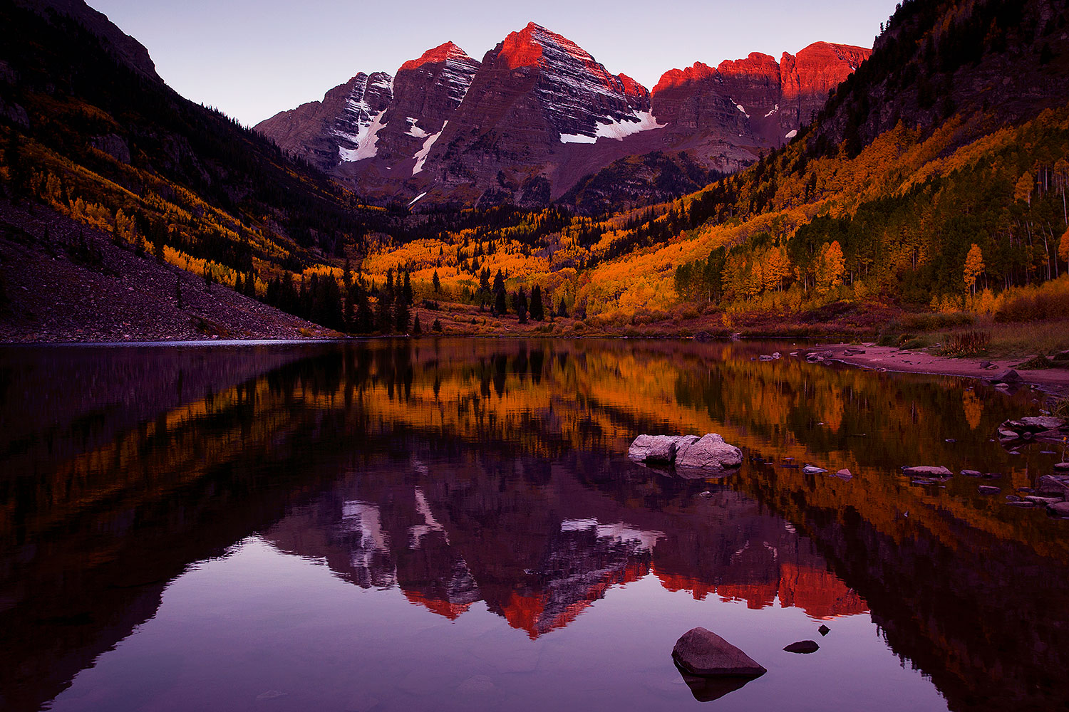 2011-10-01-maroon-reflection-102893