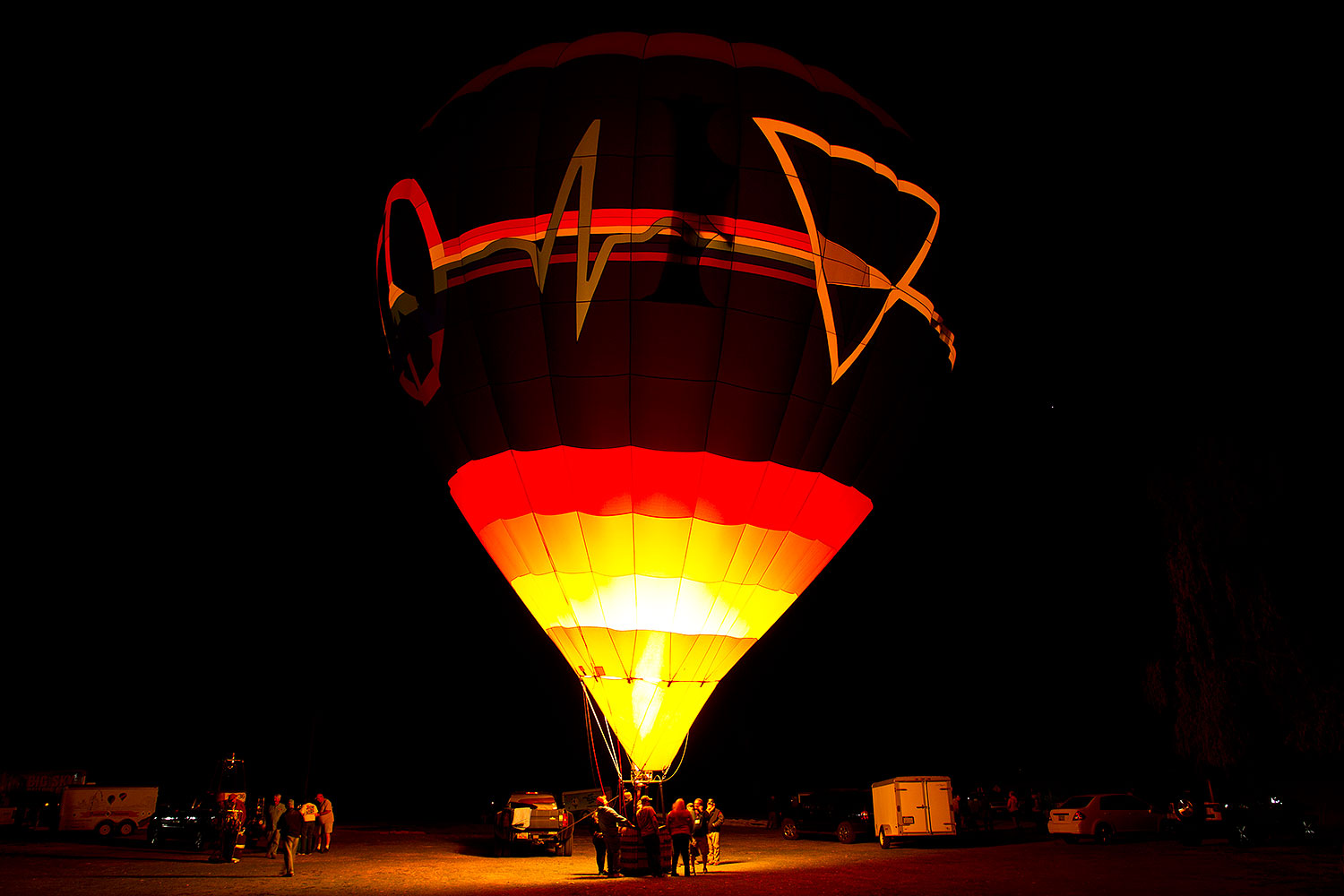 2012-01-19-havasu-balloons-glow-141771