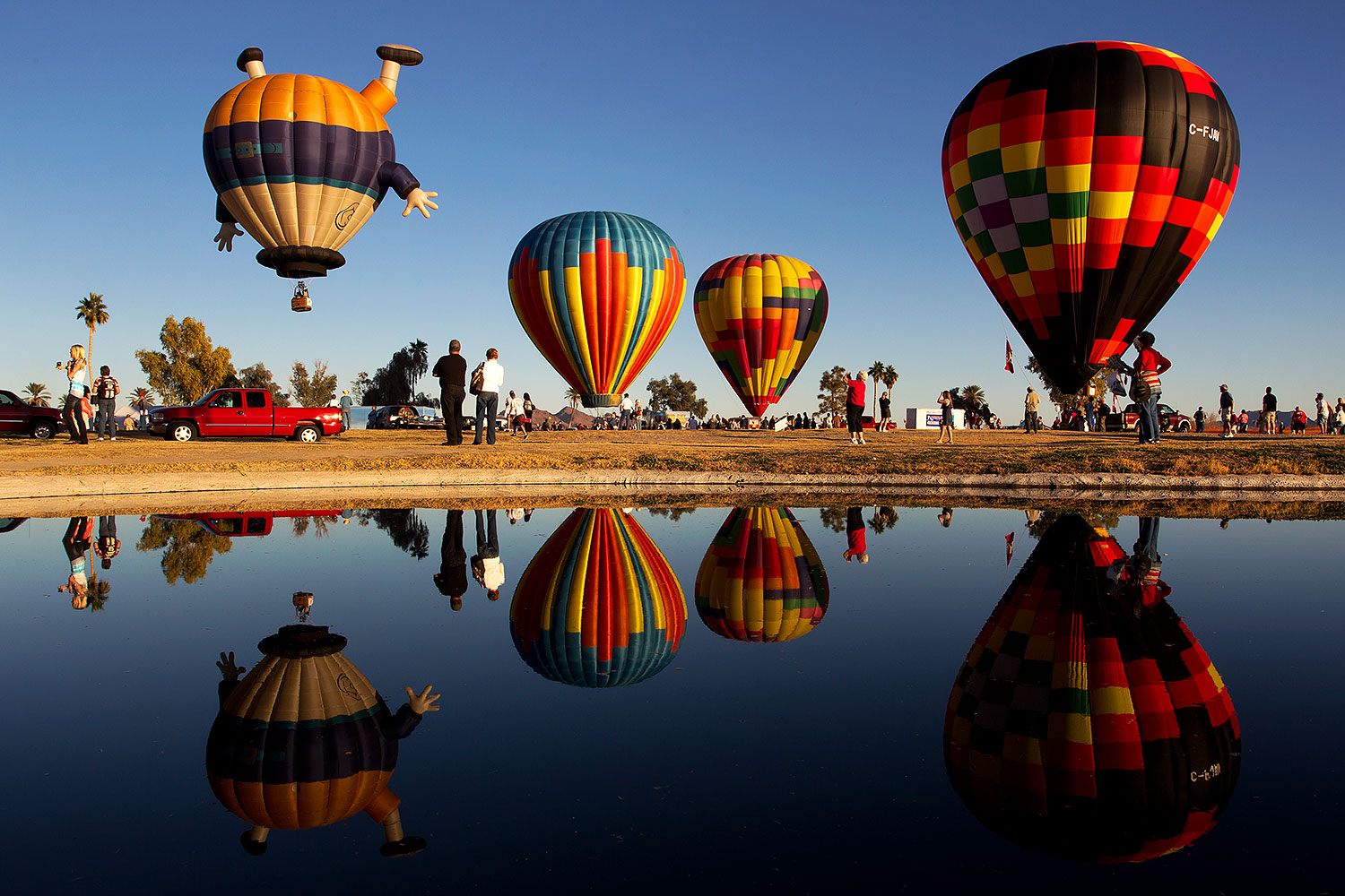 2012-01-19-havasu-balloons-refl-141303