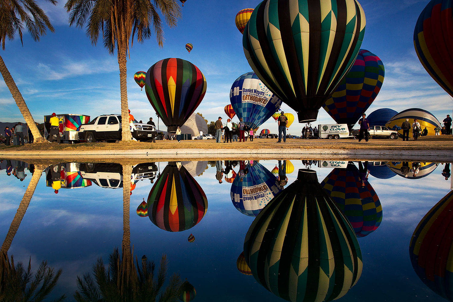2012-01-20-havasu-balloons-refl-143265