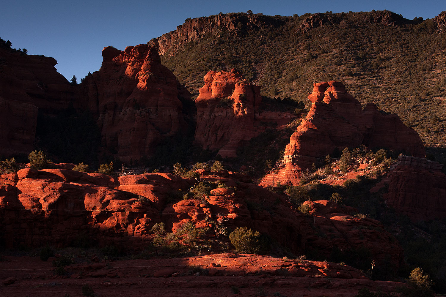2012-06-18-sedona-rocks-40d_0402