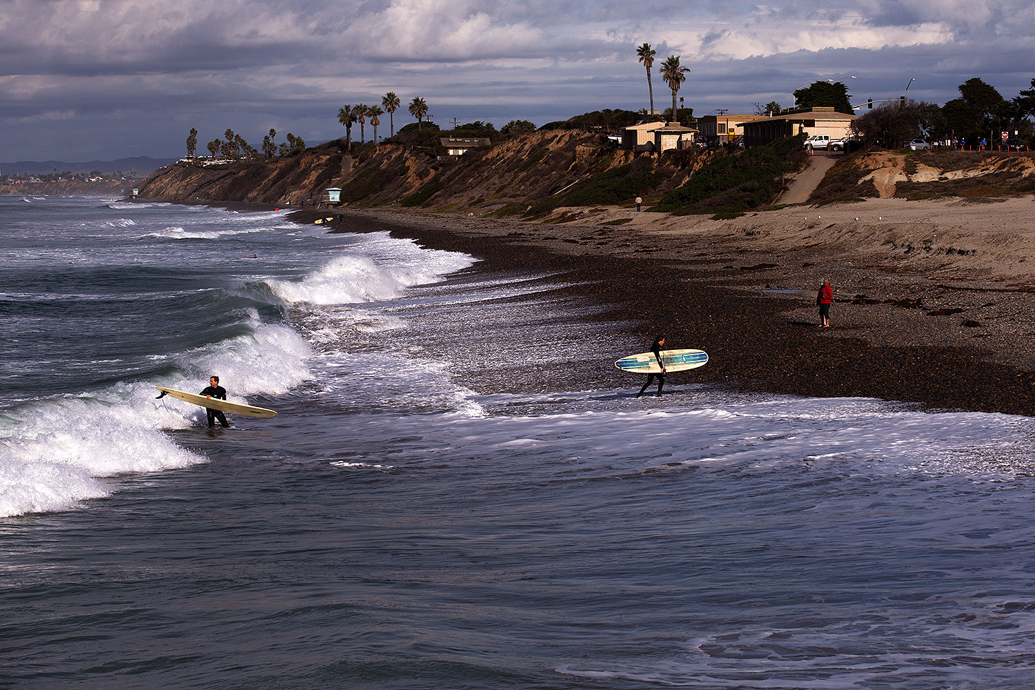 2012-12-29-ca-carlsbad-surfers-13094