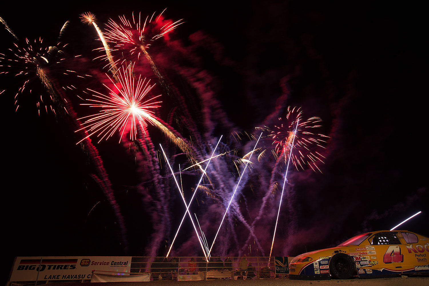 2013-02-17-havasu-fireworks-26046