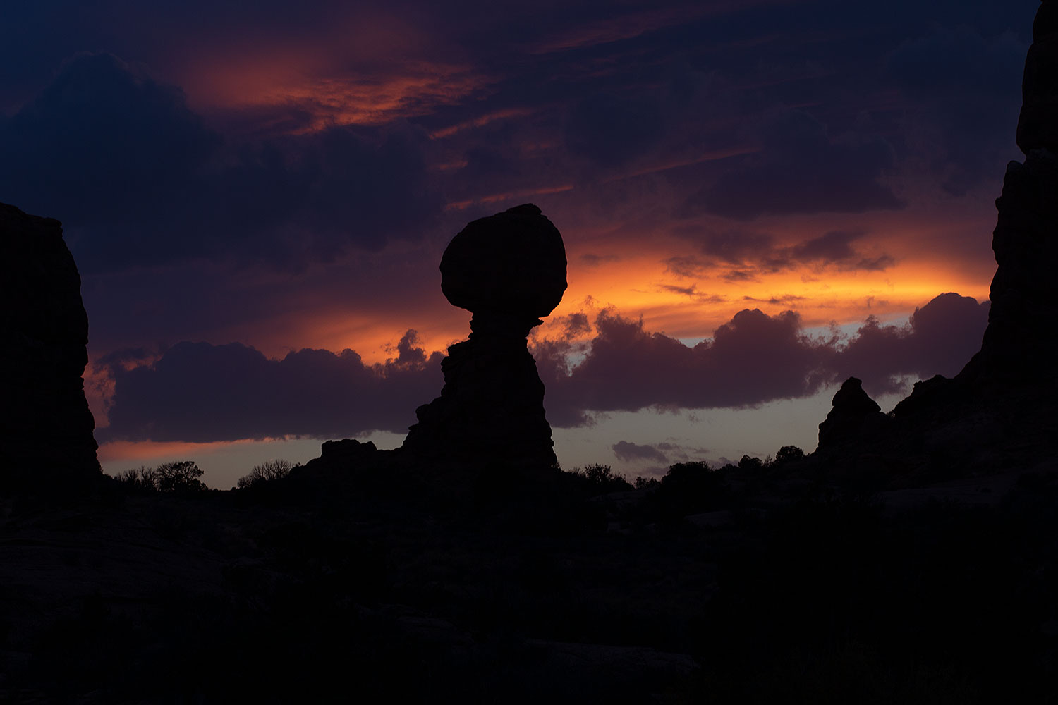 2013-10-28-arches-balanced-1dx_1792