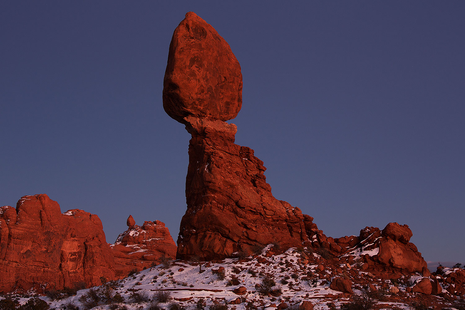 2013-12-23-arches-balanced-5d3_6864