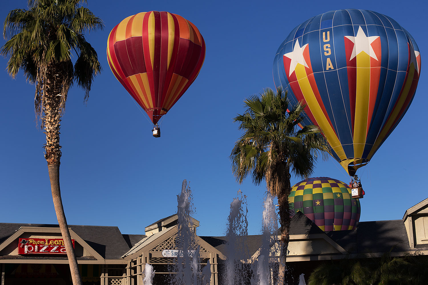 2014-01-17-havasu-fountain-1dx_0547