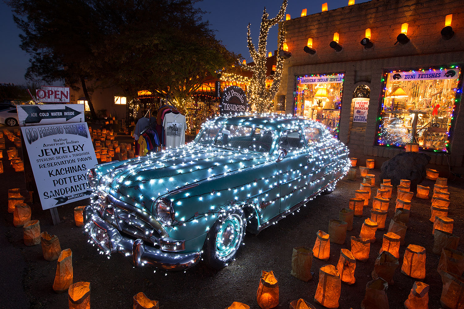 2016-12-03-tubac-lights-1dx_31170