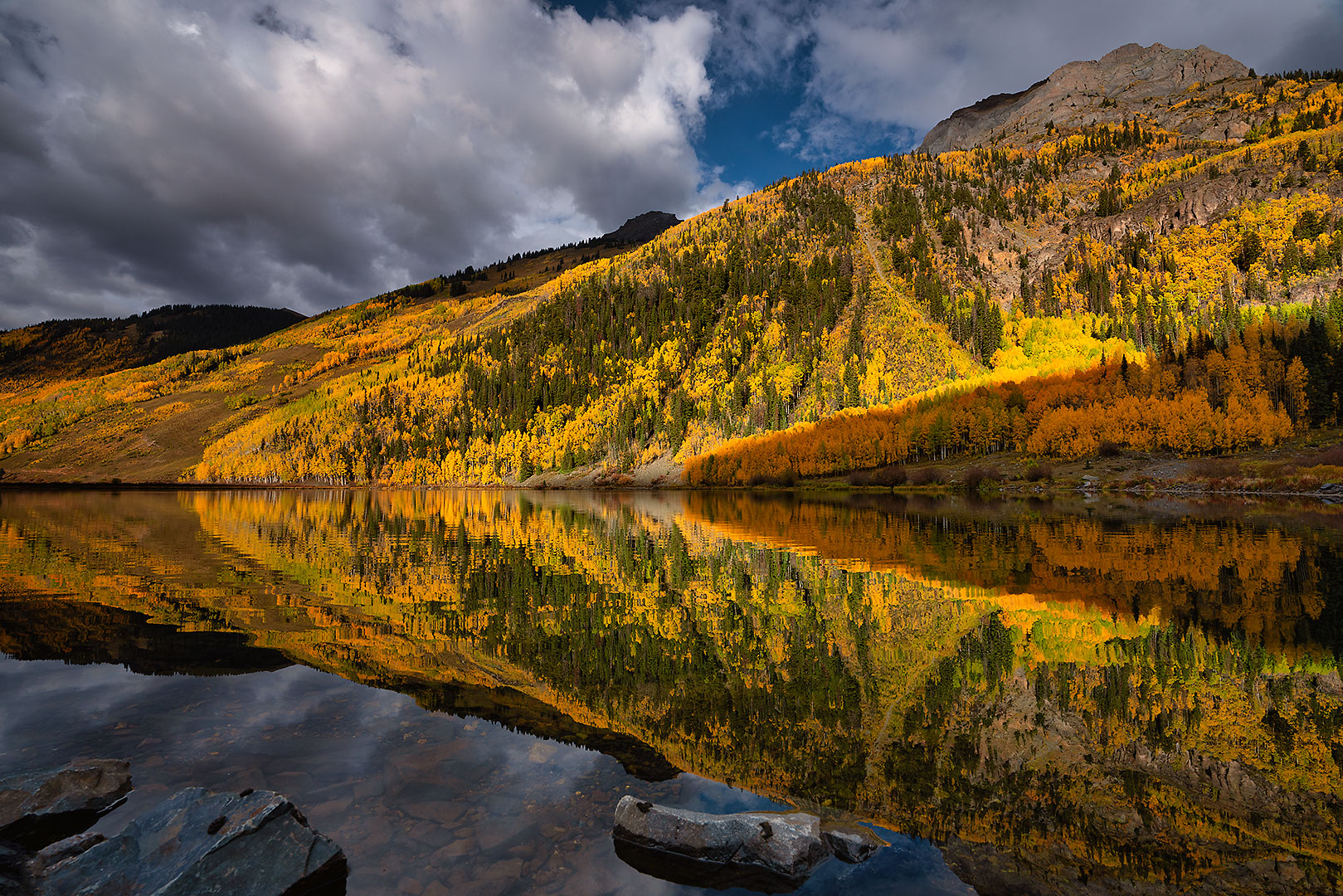 2022-09-30-crystal-lake-yellow-a7r3_1338